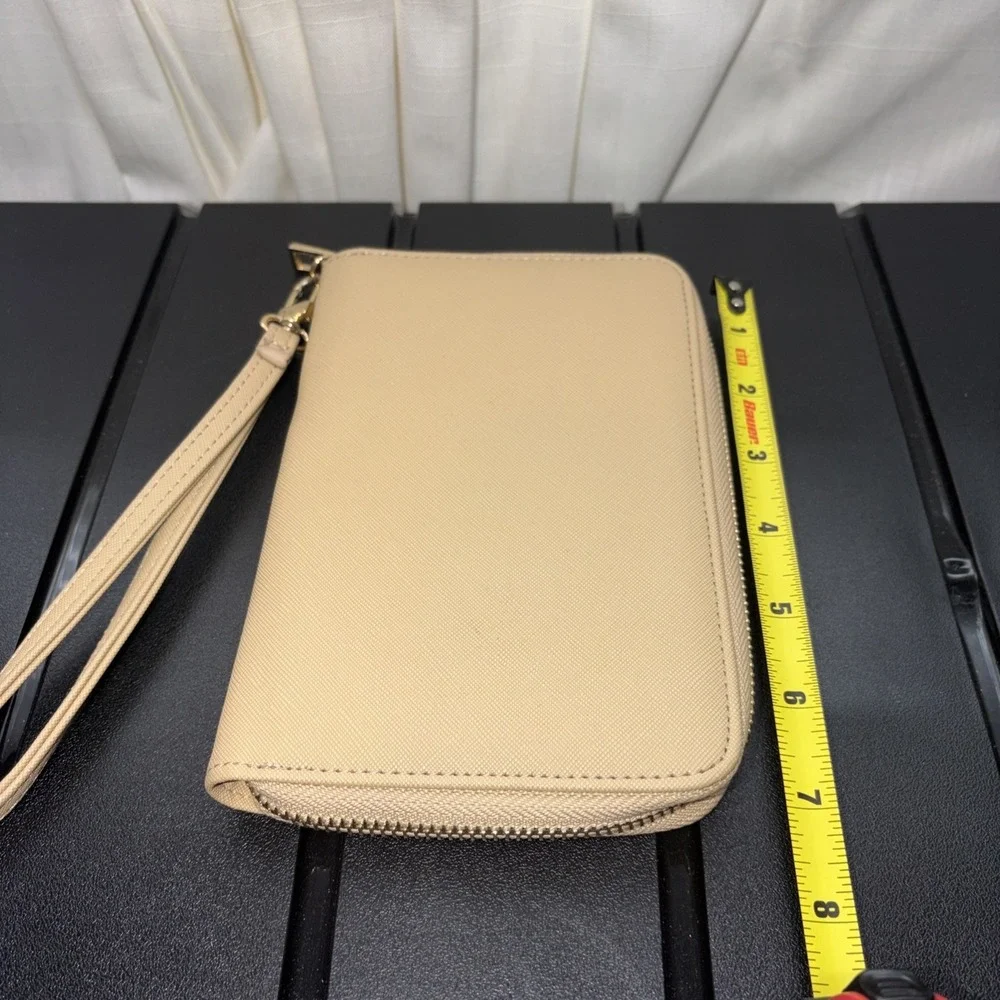 Lost + Wander Worryfree Passport Wallet / Wristlet Tan/Beige- MSRP $40 SEE PICS